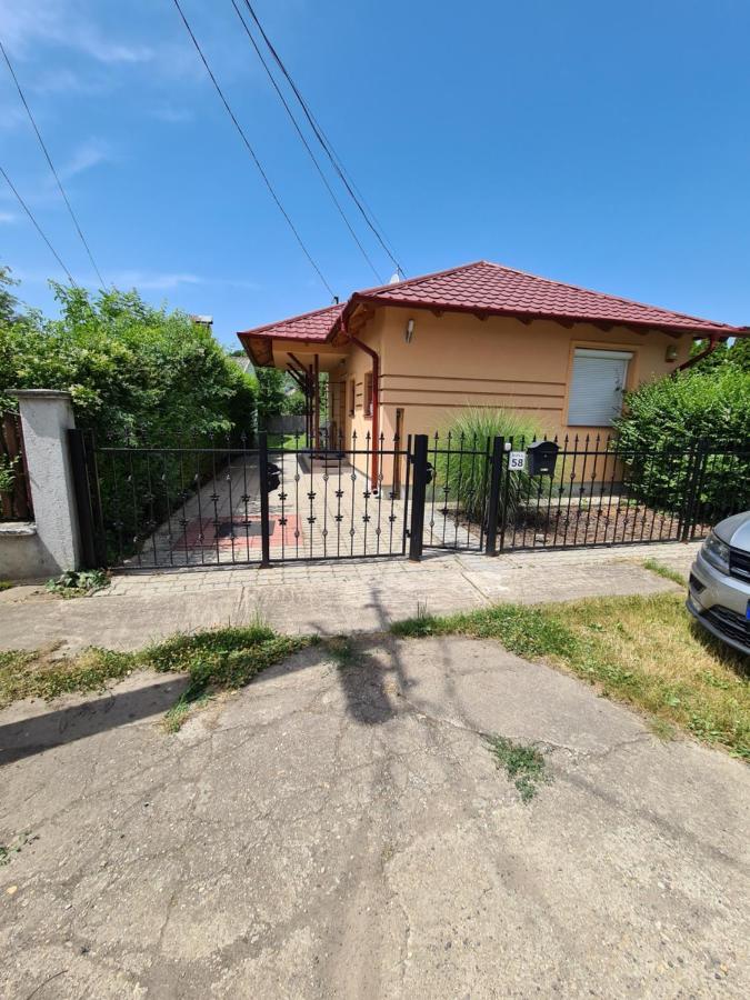 Zseki Apartman Hajduszoboszlo Exterior foto
